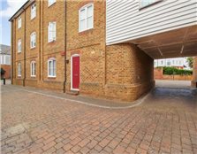 2 bedroom ground maisonette  for sale Canterbury