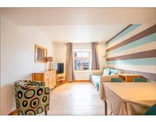 2 bedroom furnished flat to rent Bonnington