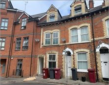 4 bed terraced house to rent Reading