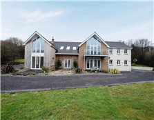 6 bed detached house for sale
