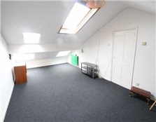 Studio flat to rent Walton on the Hill