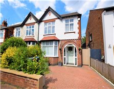 3 bed semi-detached house to rent Adbolton