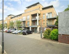 3 bedroom penthouse to rent Romsey Town