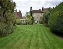 9 bedroom semi-detached house  for sale