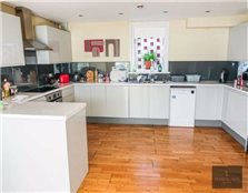 4 bedroom end of terrace house to rent Newtown