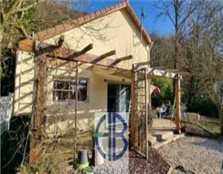 Sur la commune de Murs-et-Gélignieux, venez découvrir cette récente maison de plain pied située au calme (mais centralisée à 15 min de MORESTEL, 15 mi