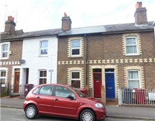 2 bed terraced house to rent Reading