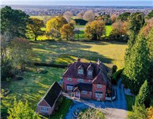 5 bed country house for sale