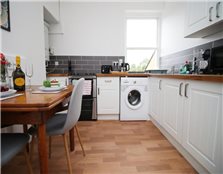 2 bed flat to rent Dolemeads