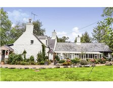 4 bed country house for sale