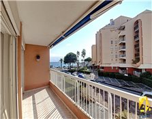 Idéalement situé dans une résidence en front de mer, appartement T2 de 38 m² en étage avec ascenseur, dans une résidence sécurisée. Hall d'entrée, sal Port Fréjus